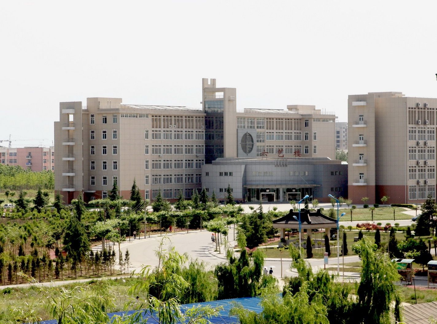 Shaanxi Normal University 2014 Graduation for Graduate Student held