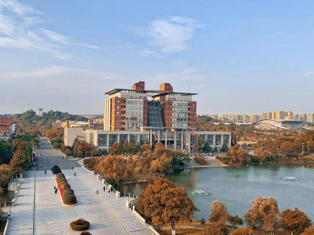 Changsha University of Science and Technology (CSUST) Holds Graduation Ceremony for Students from Equatorial Guinea